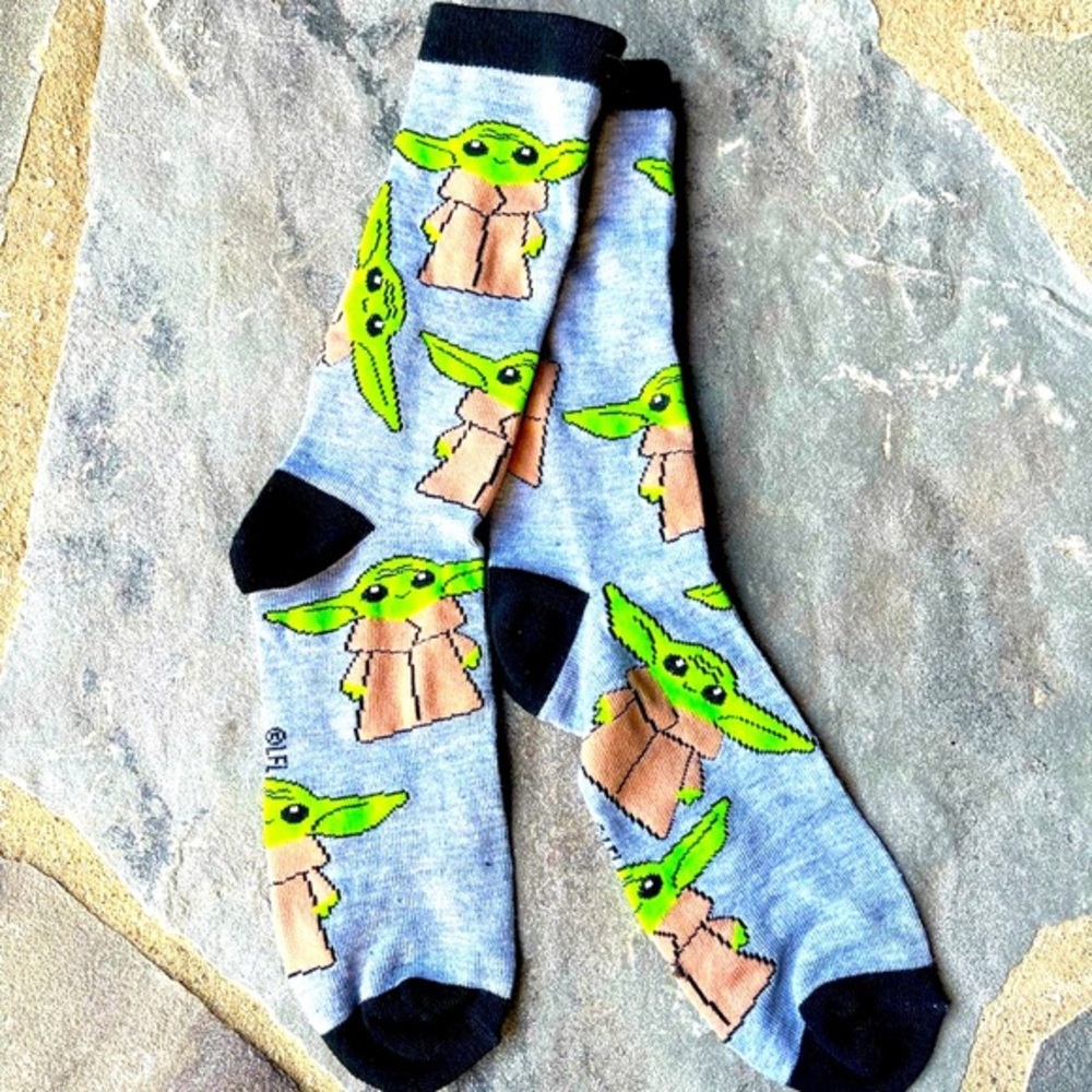STAR WARS THE MANDALORIAN Men’s Socks ‘WHERE I GO HE GOES’-BABY YODA
